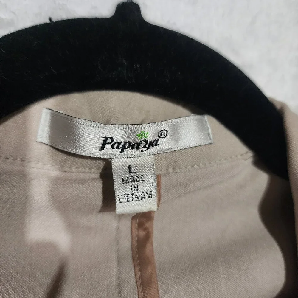 NWOT Papaya Open Front Stetchy Fitted Blazer Size Lg Juniors Beige Button Career